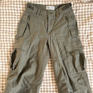 Aritzia Women’s Green Cargo pants
